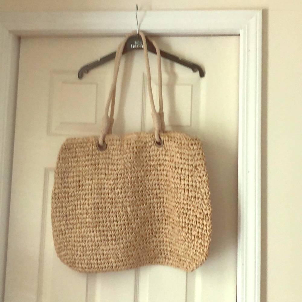Straw tote bag